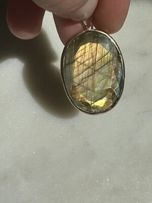 BRILLANTE COLGANTE DE LABRADORITA OVALADA 14K GF IMPRESIONANTE para collar Foto 1 de 4