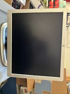 🔥 HP Compaq LA1751g Flat Screen Monitor 17" with Power & VGA/DVI Video cable - Picture 1 of 6