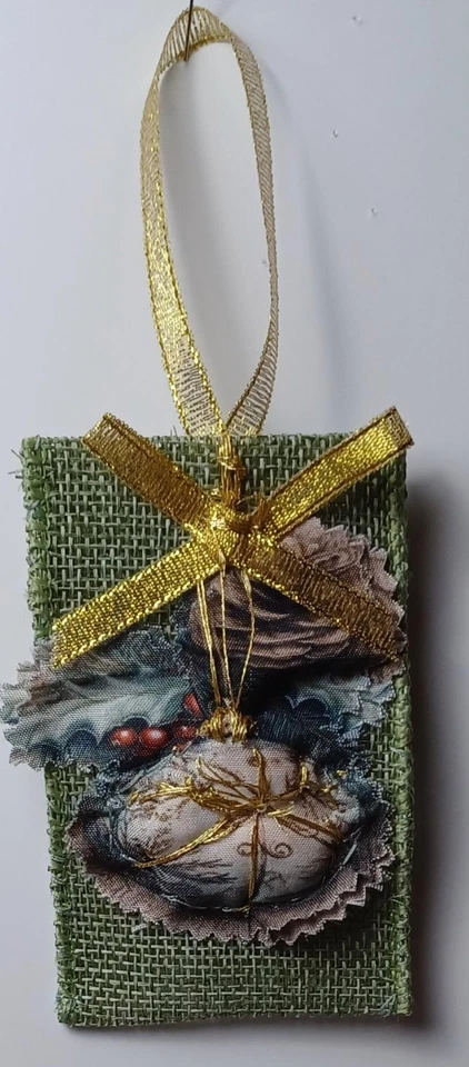 ADORNO DE NAVIDAD - RELLENO VERDE/GRIS/CREMA ESTAMPADO DE COLGANTE ORN/HILO DORADO Foto 1 de 1