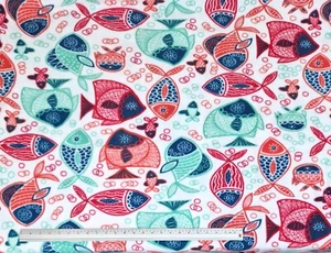 2.3m Remnant LARGE DESIGN red green fun fish design on white soft polar fleece - Picture 1 of 4
