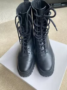 COS Schnürstiefel Boots Leder Bikerboots Chunky schwarz Gr.39 - - Bild 1 von 11