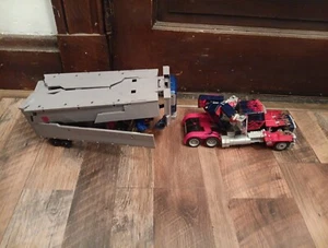 Hasbro 2011 Transformers Dark of the Moon Ultimate Optimus Prime - Picture 1 of 15