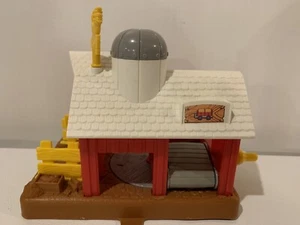 GeoTrax 2003 Railside Farm Barn Barnyard - Imagen 1 de 11