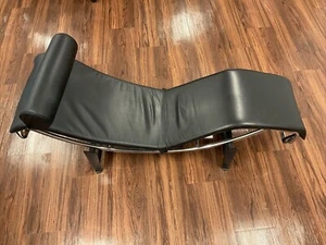 REPLICA - Le Corbusier LC4 Chaise Lounge Chair - Picture 1 of 2