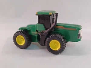 Tractor agrícola John Deere 8850 verde amarillo plástico articulado fundido a presión 1:64 - Imagen 1 de 7