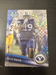 Miles Davis 2023 Bowman Chrome University Football X-Fractor RC #72