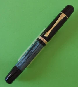 Pelikan 100N Kolbenfüller mit einer 14ct Goldfeder der Stärke "OM" - Bild 1 von 5