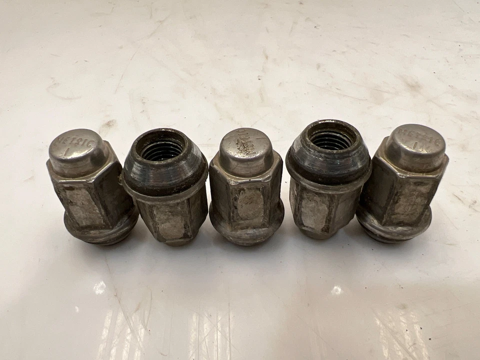 OEM 2006-2012 Ford Fusion Milan MKZ Zephyr tuercas de rueda cromadas (5) 8L8Z1012A Foto 1 de 1