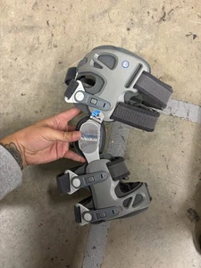 Ovation Medical Gen2 Universal Premium OA Game Changer LINKE Kniebandage. A22 - Bild 1 von 8