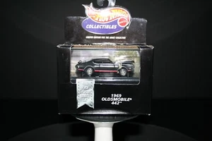 Hot Wheels 1998 #24599 Hot Wheels Collectibles - 1969 Oldsmobile 442 - Black - Picture 1 of 10