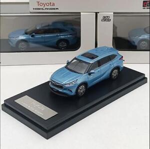LCD 1:64 Toyota HighLander 2022 Diecast City SUV Model Car Toys Gifts Display