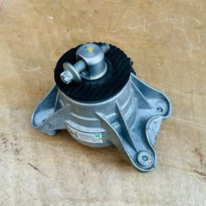 Genuine Mercedes OEM M177 C63s engine mount front RIGHT A2052409400 - Picture 1 of 5