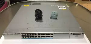 Cisco WS-C3850-24XU-S switch UPOE 24 porte 10 Gig 3850-24XU-S MultiGig RJ45 1100W - Foto 1 di 4