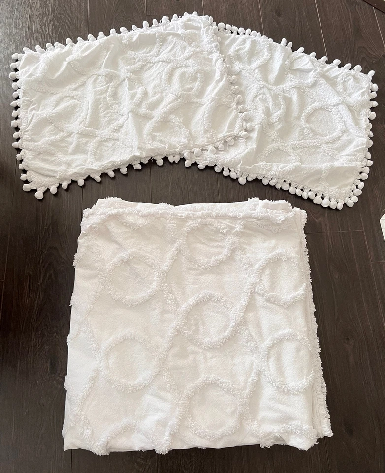 Chenille Coverlet And Two Standard Pillow Shams Full Queen White 100% Cotton - Image 1 of 4