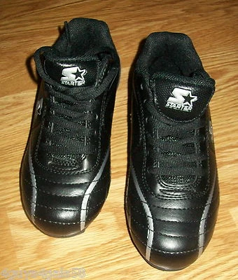 Botines deportivos para hombre NEGROS a rayas plateadas BOTÍN MULTIDEPORTE DE ARRANQUE talla 7,5 Foto 1 de 2