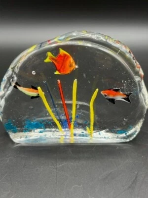 Pisapapeles borde desigual escena paisaje marino acuario peces arte fundido vidrio Foto 1 de 4