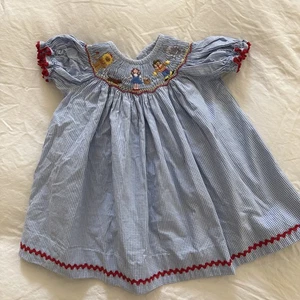Shrimp And Grits Smocked Dress 12 Mo “Wizard of Oz”Girls - Picture 1 of 9