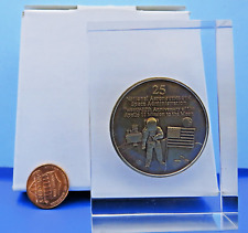 NASA Medallion LUCITE Apollo 11 MÉTAL VOLÉ - 25e anniversaire sensibilisation au vol