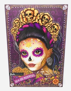 Barbie Signature 2021 Dia de Muertos bambola da collezione in abito ricamato - nuova con scatola - Foto 1 di 9