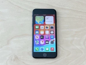Apple iPhone SE 3rd Gen - 64GB - Midnight - 4.7" - UNLOCKED - Picture 1 of 3