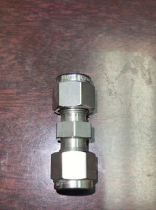 New HYLOK 1/4" tube union fitting SWAGELOK REF Ss-400-6 - Picture 1 of 3