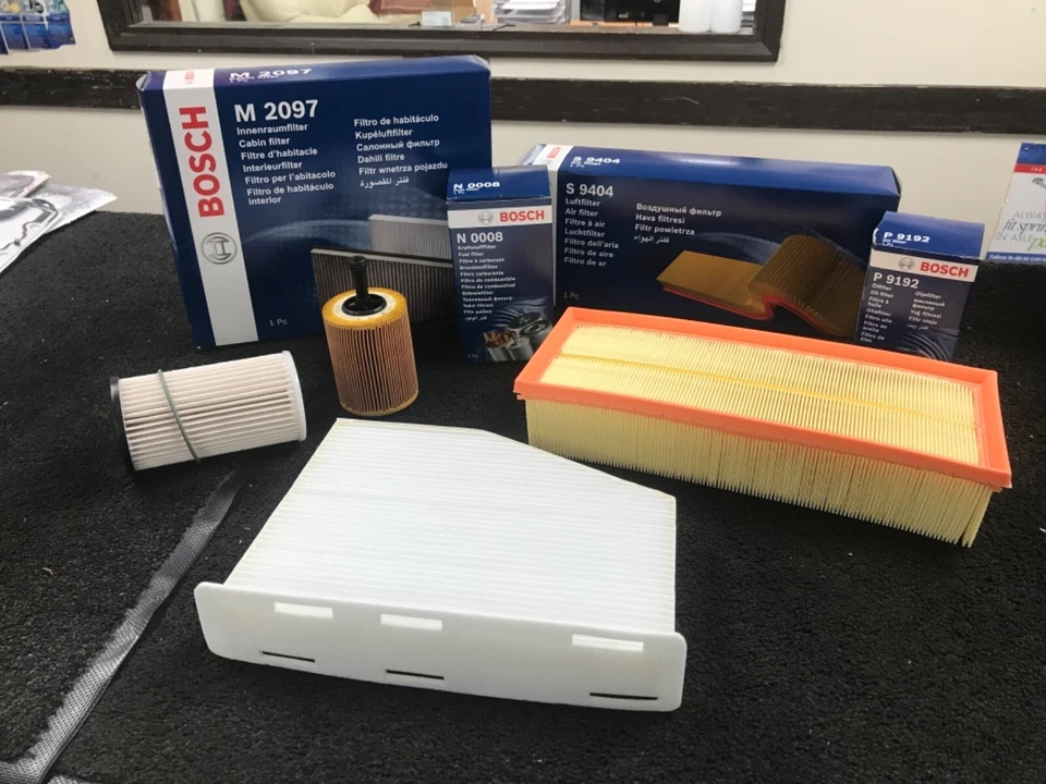 AUDI A3 1.6TDI 2012on KIT DE SERVICIO FILTRO DE ACEITE FILTRO DE AIRE DIÉSEL FILTRO CABINA COMBUSTIBLE Foto 1 de 1