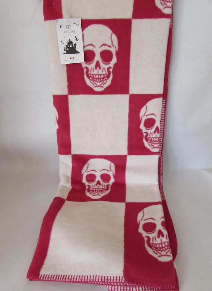 Manta Docofil Reversible Halloween Rosa Cuadros Calaveras 51" x 67" Foto 1 de 4