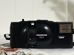 Olympus XA1 fotocamera pellicola 35 mm vintage con flash A9M - Foto 1 di 19