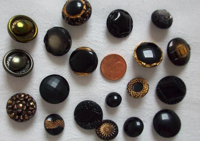 19 Glasknöpfe mit Ösen - verschiedene Größen Designs - tolle Farben - s. Bilder - Bild 1 von 3