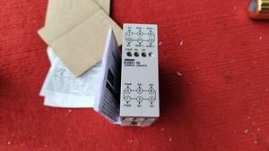 P:VT15 K3SC-10 K3SC10 Omron Kommunikationskonverter - Bild 1 von 3
