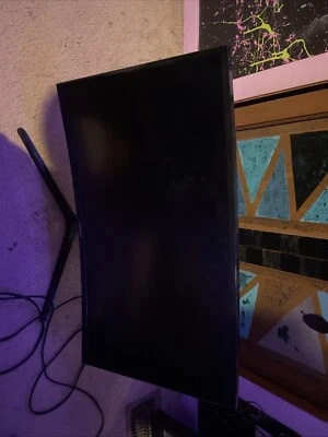 Monitor curvo Samsung funciona tiene el cable  Foto 1 de 4