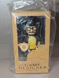 MIGHTY JAXX Death Stranding Game Designer von Danil YAD Hideo Kojima 8 Zoll Figur - Bild 1 von 2
