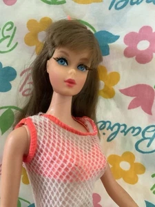 Bambola Barbie Vintage Mod Brunette Twist N Turn TNT tutta originale in OSS EXC-NM - Foto 1 di 8