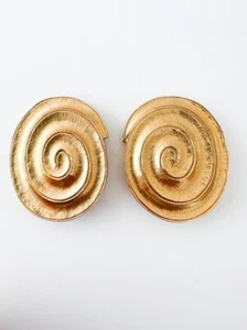 Vintage Stunning Yves Saint Laurent Earrings - Gilt metal -Oval medallion shape - Imagen 1 de 10