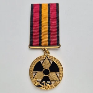 VINTAGE MEDAL "PARTICIPANT - LIQUIDATOR OF NUCLEAR ACCIDENT IN CHERNOBYL" - Picture 1 of 4