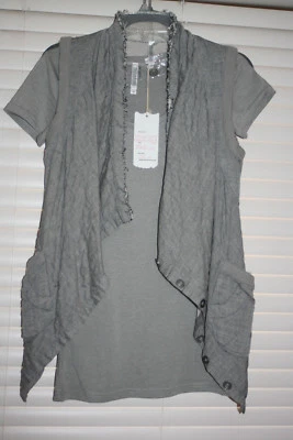 Conjunto de 2 piezas Monoreno NUEVO CON ETIQUETAS Chaleco Tejido Medio con Camiseta Incluida Color Oliva Foto 1 de 4