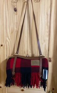 NEW - Pendleton 100% Wool Motor Robe Throw w/Leather Strap Carrier Black & Red - Picture 1 of 6