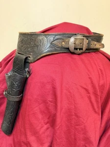 Vintage 44 Cal. Hand Tooled Black Leather Holster (Mexico) & Belt (US) Sz 40 RH - Picture 1 of 13