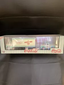 M2 Machines Auto Haulers Coca Cola - 1956 Ford COE & 1956 Ford F-100 Truck - Picture 1 of 4