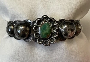Coin Silver Native American Green Stone Cuff Bracelet Silver Products 5.5-6" Fit - Picture 1 of 13