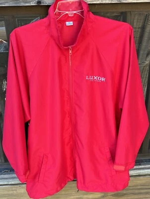 JAQUETA LUXOR LAS VEGAS VERMELHA LEVE COM ZÍPER CORTA-VENTO TAMANHO G BOLSOS - Imagem 1 de 4