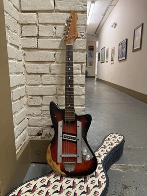 Vintage 60’s Teisco / Airline Jetsons WILD Japan Electric Guitar FREESHIP - Image 1 of 4