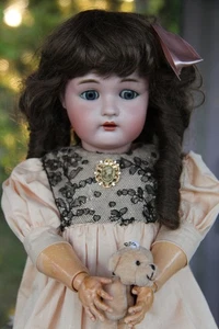 22′′ Deutsche Biskuitkopf Puppe, Simon & Halbig/Kämmer & Reinhardt, Schlafblaue Augen - Bild 1 von 24