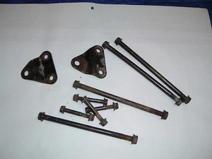 1987 Kawasaki Bayou 300 Lower Engine to Frame hardware misc... - Bild 1 von 2