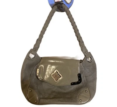 Bolso de hombro hobo BCBGMAX de cuero gris al por menor a $398 Foto 1 de 4