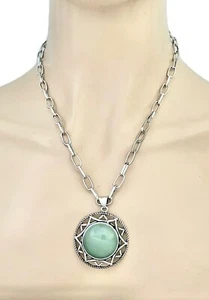 Green Agate Round Medal Pendant Casual Silver Tone Chain Necklace - Picture 1 of 3