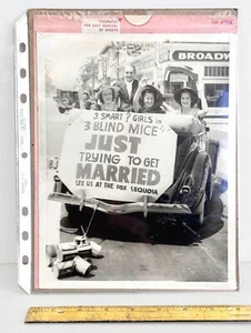 Three Blind Mice at the Fox Sequoia (2) 8" x11" Press Photos (Circa 1938) - Picture 1 of 5