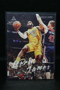 2019-20 Chronicles LeBron James Luminance #162 + TOP LOADER + FREE SHIPPING - Picture 1 of 2