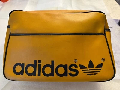 Bolsa de Duffel Vintage Adidas Gym - Couro Sintético Amarelo Iugoslávia - Imagem 1 de 4