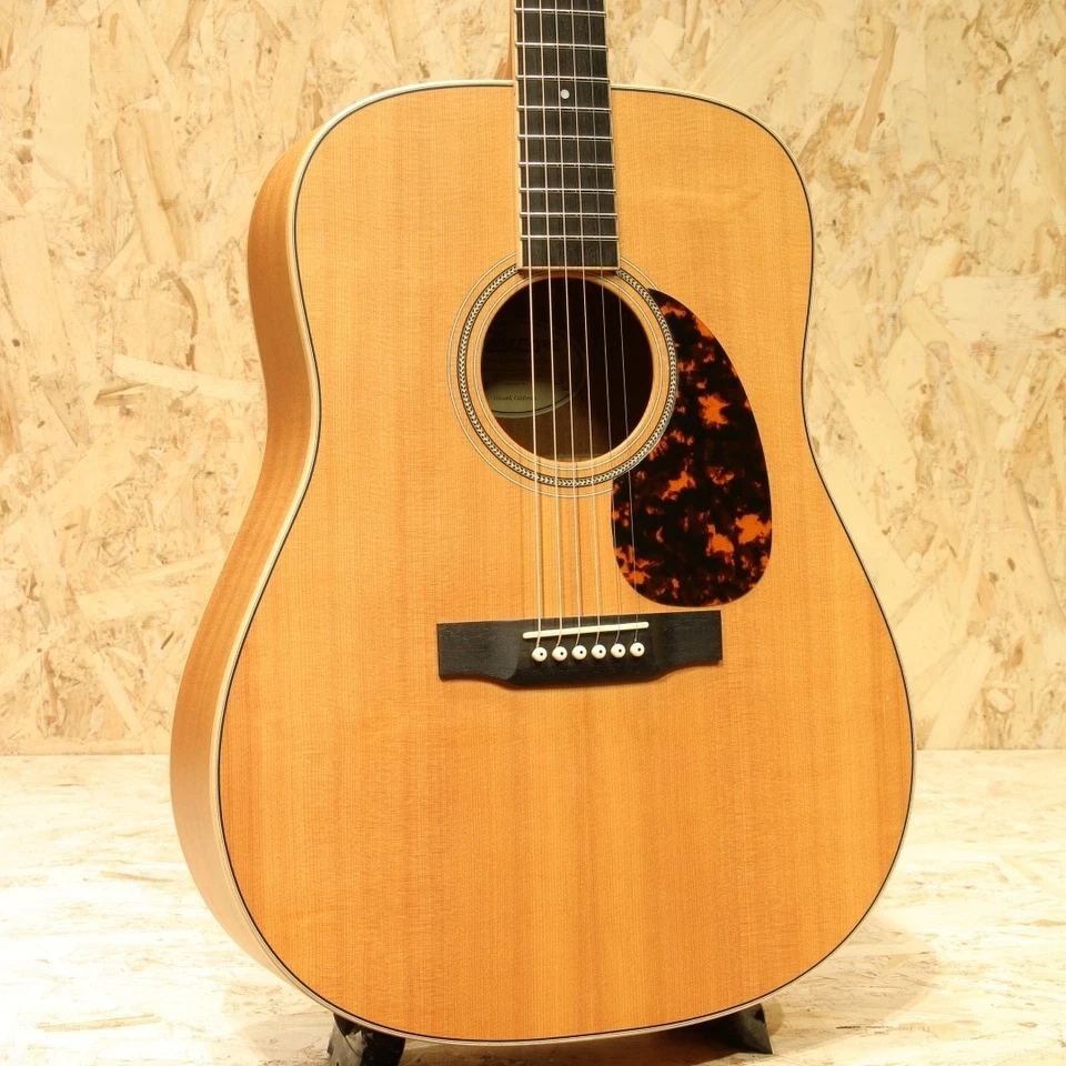 LARRIVEE D-03E Usado 2014 Cuerpo Superior de Abeto Natural con Estuche Rígido Foto 1 de 4